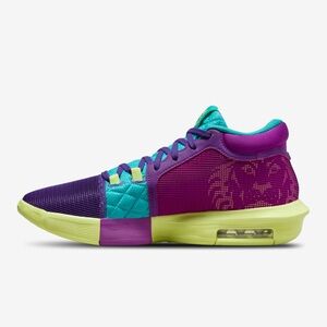 NIB Unisex Nike LeBron Witness VIII Women Size 7.5